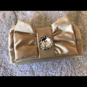 3/20 Jacqualine ferrar  evening clutch golden
